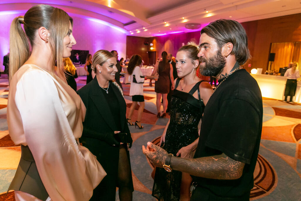 Na snímke je Barbora Franeková, Dominika Cibulková, Emma Drobná a Filip Šebo na afterpárty po galavečere Miss v hoteli Hilton.