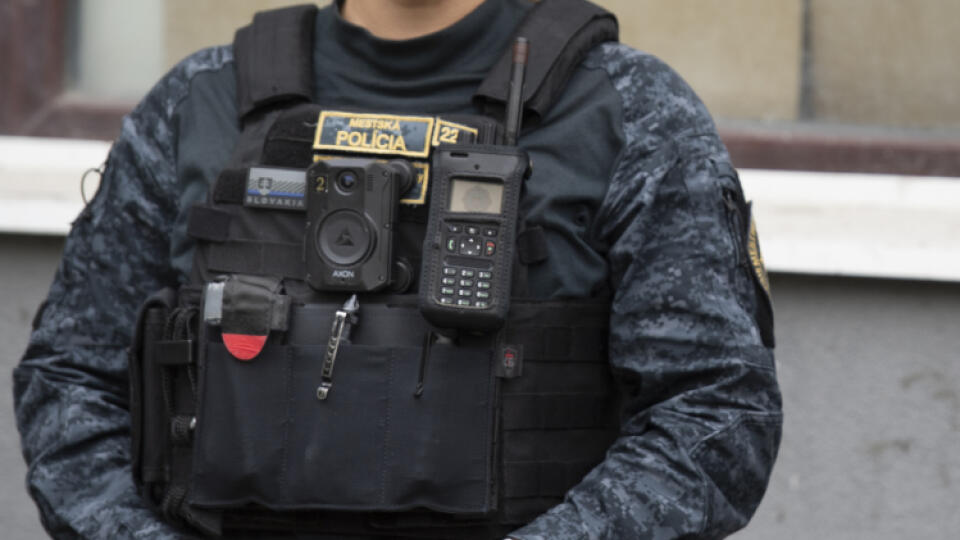 Predstavenie telových kamier, ktoré od marca využíva Mestská polícia Bratislava