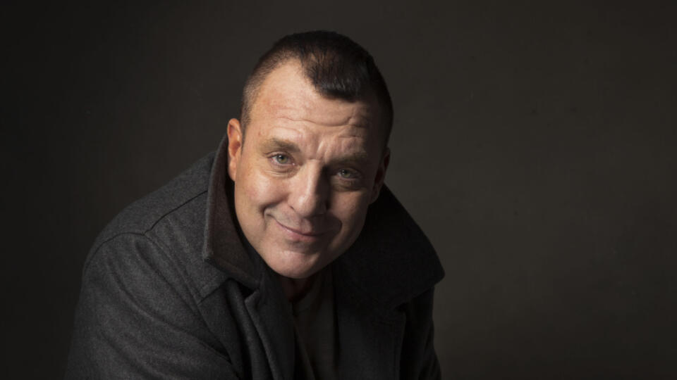 Americký filmový herec Tom Sizemore, ktorého pred dvoma týždňami hospitalizovali v kritickom stave po tom, ako vo svojom dome utrpel mozgovú aneuryzmu, zomrel v piatok 3. marca 2023 vo veku 61 rokov. Lekári herca odpojili od prístrojov niekoľko dní po tom, ako dospeli k záveru, že preňho už nemožno nič urobiť.