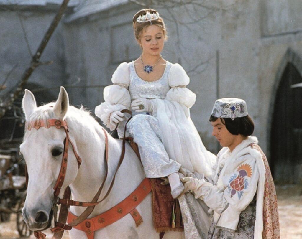 Libuše Šafránková a Pavel Trávniček vo filme Popoluška