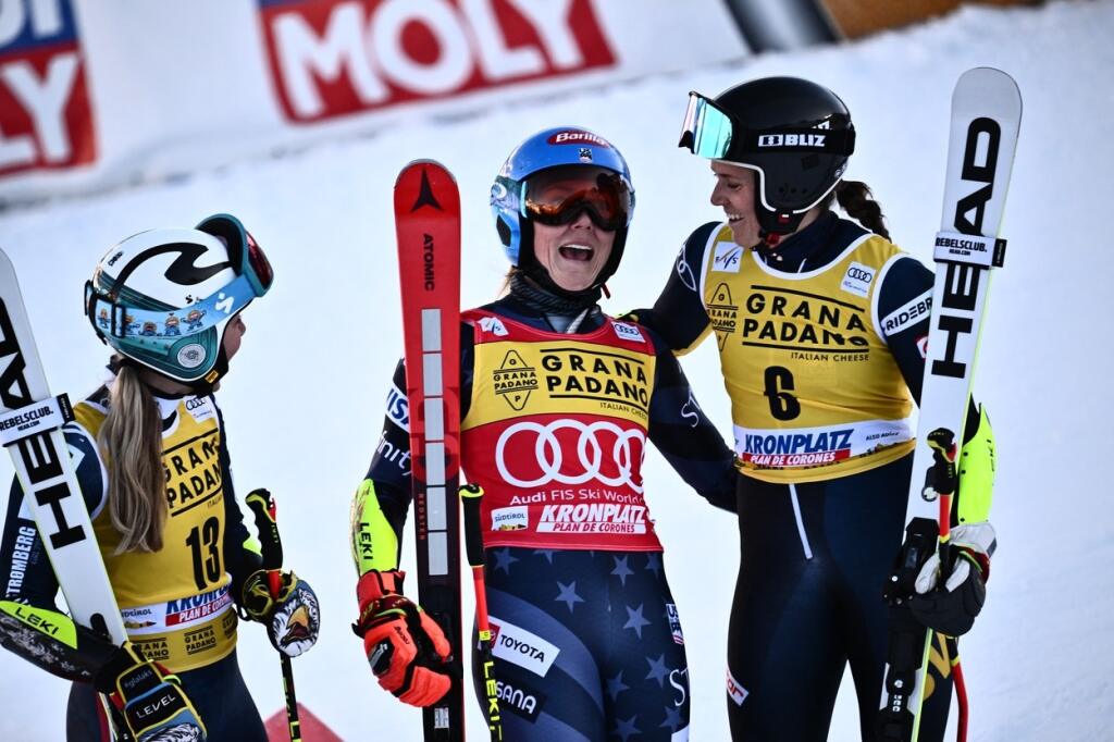 Vyčerpaná, ale šťastná. Shiffrinová v Kronplatzi dosiahla 84. triumf v prestížnom seriáli a zveľadila ženský rekord.