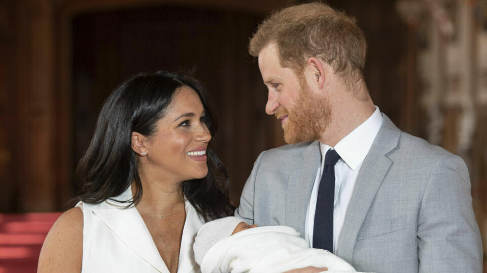 Meghan a princ Harry predstavili prvého potomka - syna Archieho.