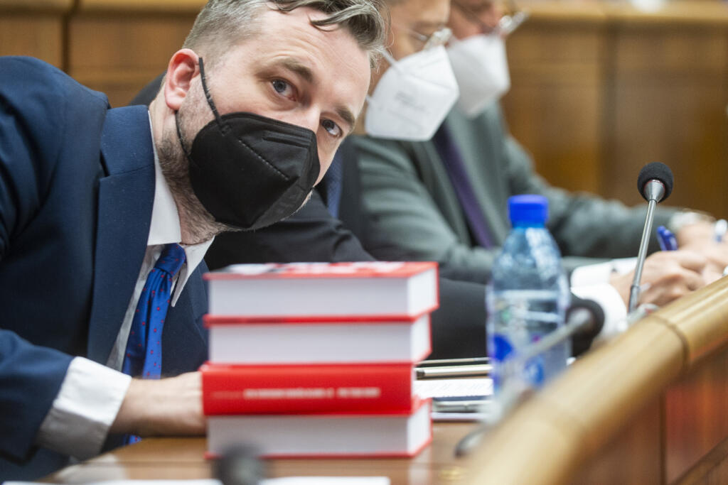 Na snímke poslanec NR SR Ľuboš Blaha (Smer-SD) počas rokovania 28. schôdze parlamentu 4. mája 2021 v Bratislave. FOTO TASR - Jakub Kotian