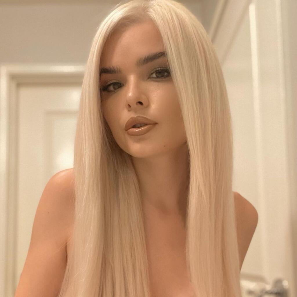 Striptérka Anna Monreová chce mať s Mayweatherom dieťa.