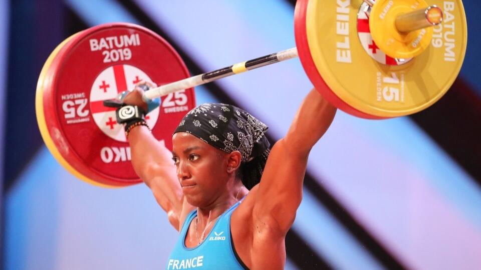 Francúzska vzpieračka zažila najhorší šampionát v kariére. Gaelle sa dostala až na váhu 110 kilogramov