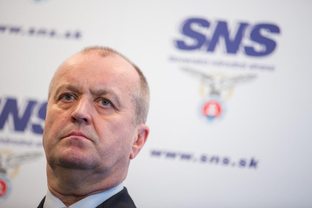 Chaos na ministerstve obrany pokračuje
