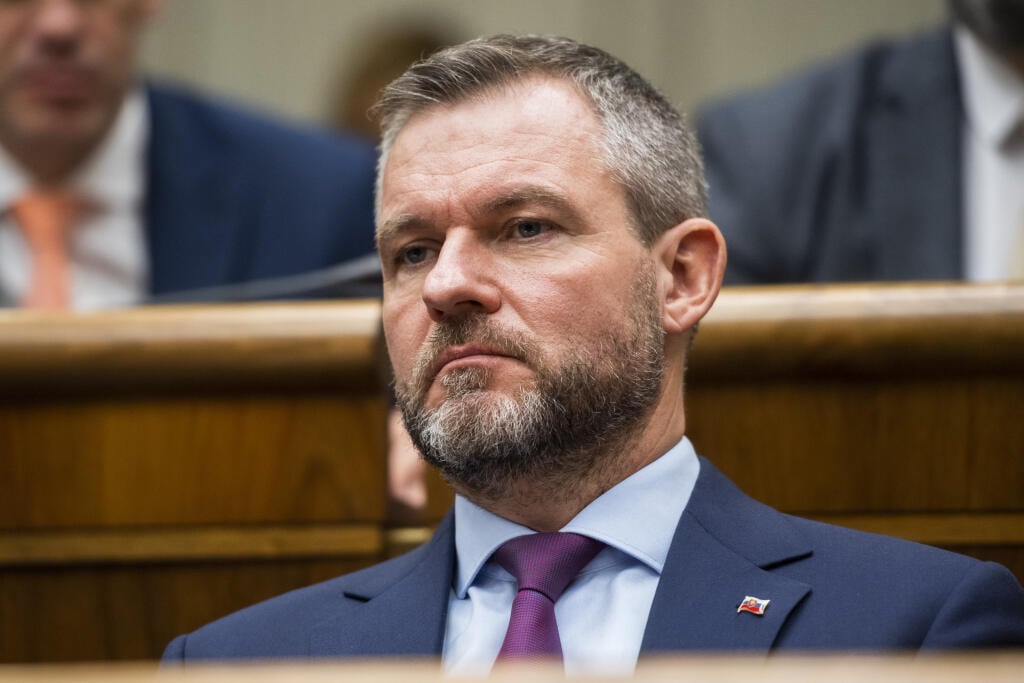 Na snímke nezaradený poslanec Peter Pellegrini počúva prezidentku SR Zuzanu Čaputovú, ktorá vystúpila so správou o stave Slovenskej republiky pred poslancami Národnej rady (NR) SR v Bratislave v utorok 29. novembra 2022. FOTO TASR - Jaroslav Novák

Prezidentka SR Zuzana Čaputová (vpravo) kráča k rečníckemu pultu, aby vystúpila so správou o stave Slovenskej republiky pred poslancami Národnej rady (NR) SR v Bratislave v utorok 29. novembra 2022. FOTO TASR - Jaroslav Novák 