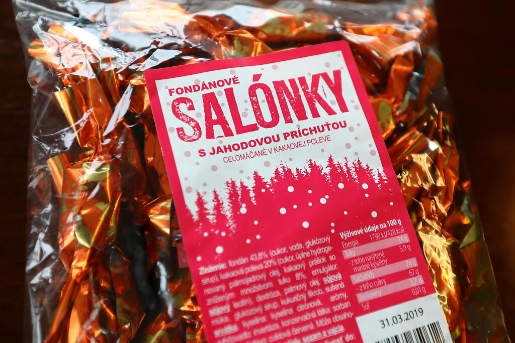 Fondánové salónky s jahodovou príchuťou, 400 g, 1,99 eur