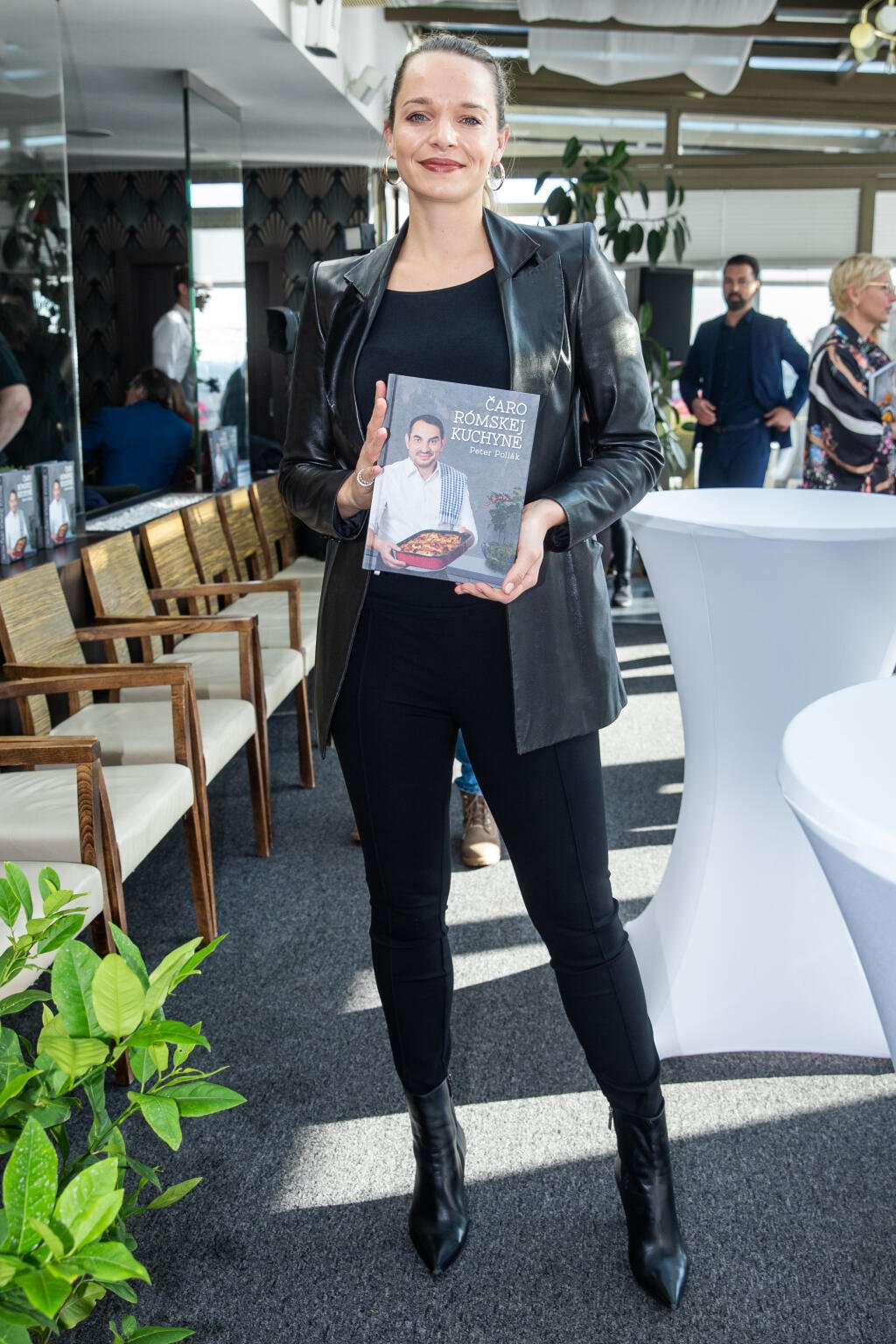 FOTO Romana Tabák a jej “vianočný” stromček: Do polky neozdobený ...