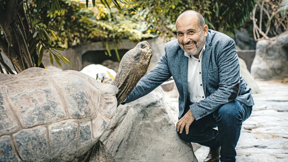 Miroslav Bobek. Riaditeľom Zoo Praha je od roku 2010.