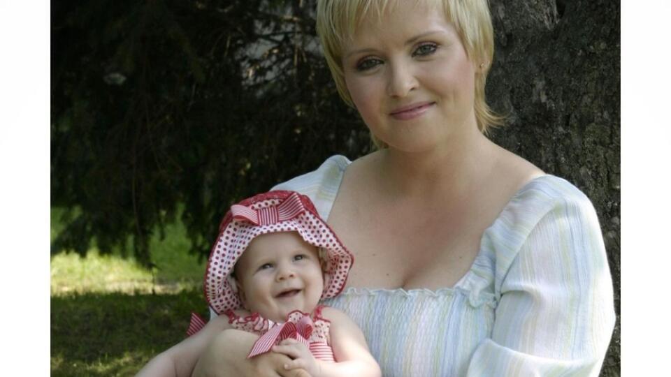 Kvetka s malou Paulínkou