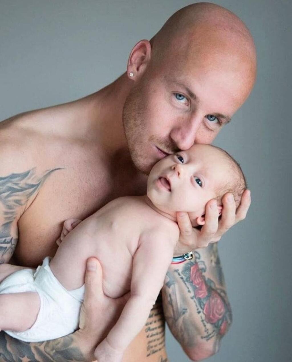 Stoch sa posledné týždne vytešuje z prvorodeného syna Tobiasa.