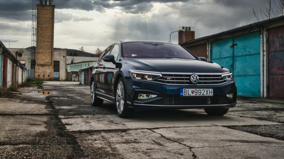 Volkswagen Passat Variant 2.0 BiTDI DSG7 4Motion Elegance.