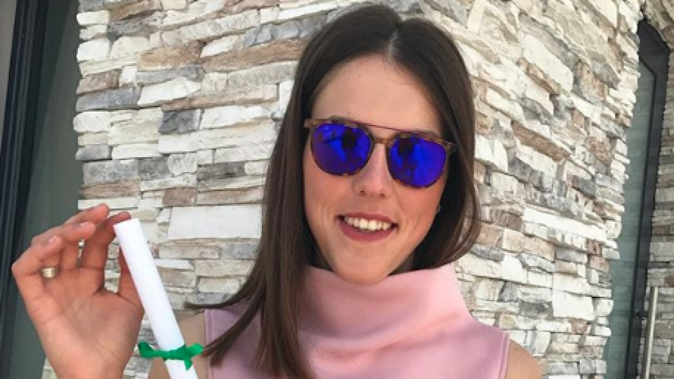 Necelých päť rokov potrebovala najlepšia slovenská lyžiarka Petra Vlhová, aby si na svahoch počas pretekov Svetového pohára (SP) vyjazdila na odmenách za umiestnenie v prepočte viac než milión švajčiarskych frankov. Pravda, ide o hrubý príjem, o ktorý sa navyše delí so svojím širokým realizačným tímom.