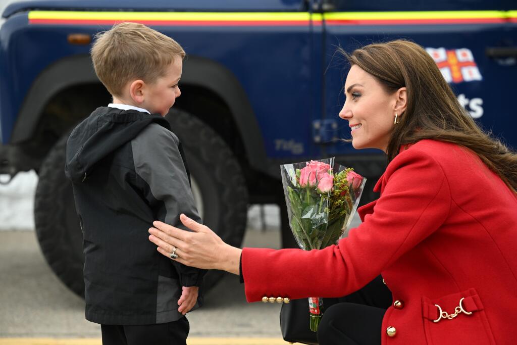 Catherine, princezná z Walesu absolvuje turné po svojej krajine po boku manžela.