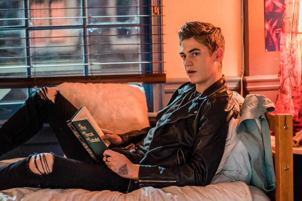 Hero Fiennes Tiffin vystrelil do hviezdneho neba vďaka úlohe vo filme After: Bozk.