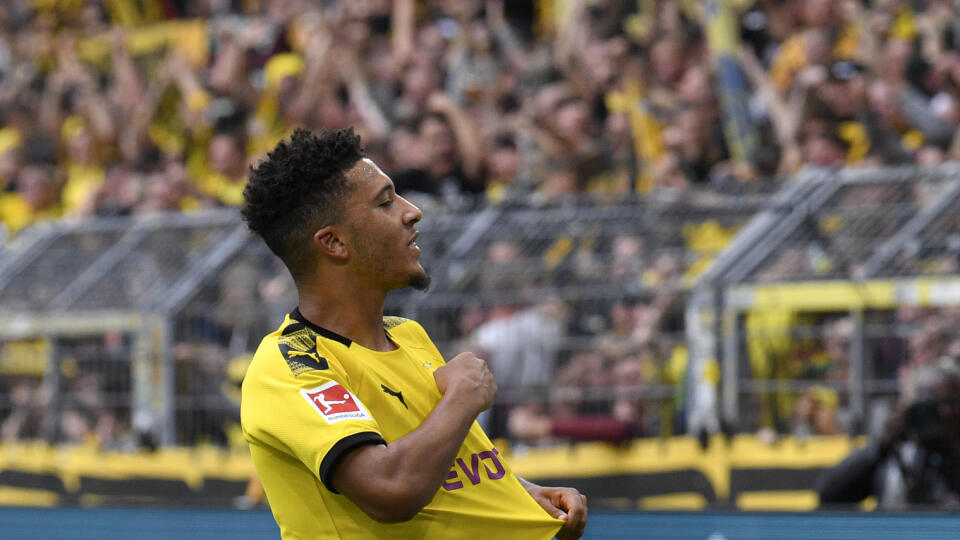 Anglický supertalent Jadon Sancho podpísal s Borussiou Dortmund nový dlhodobý kontrakt.