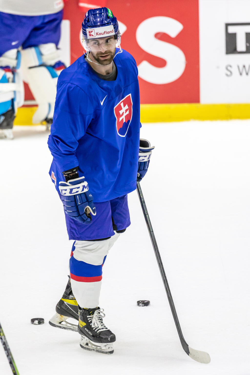 Prvý tréning slovenskej hokejovej reprezentácie v helsinskej hale Ice Hall pred zápasom s Francúzskom. Na snímke je Mário Grman.
