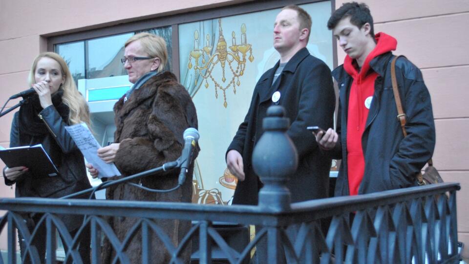 Matka zavraždenej Martiny Kušnírovej na protestnom zhromaždení v Prešove.