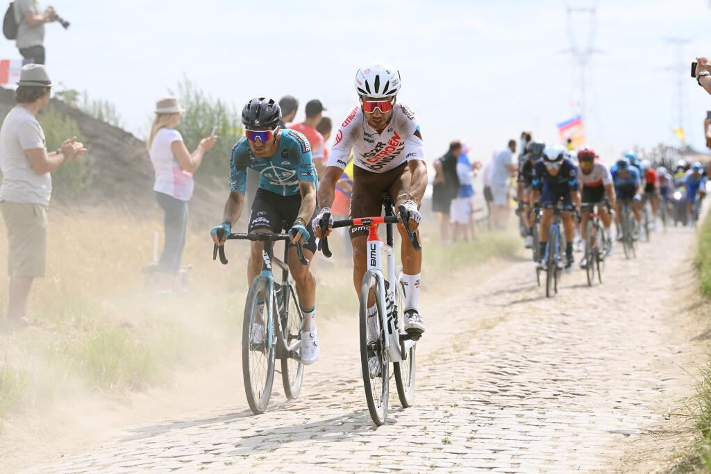 Na cyklistov čakalo jedenásť úsekov s kockami, ktoré ich v 5. etape poriadne vyčerpali a preverili.