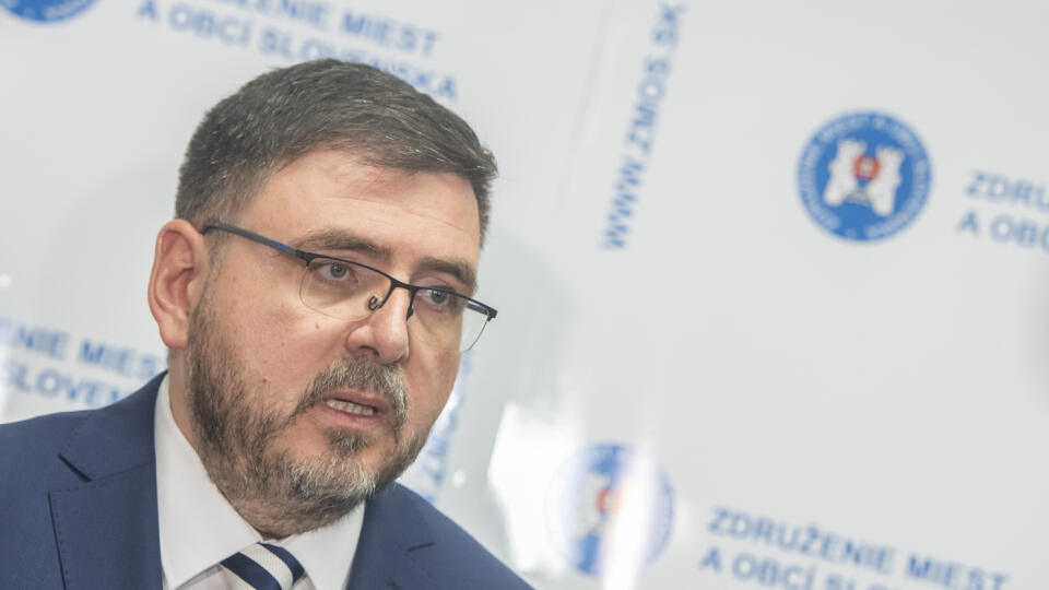 Na snímke predseda Združenie miest a obcí Slovenska (ZMOS) Jozef Božik počas tlačovej konferencie v Bratislave v piatok 28. júla 2023. FOTO TASR - Martin Baumann