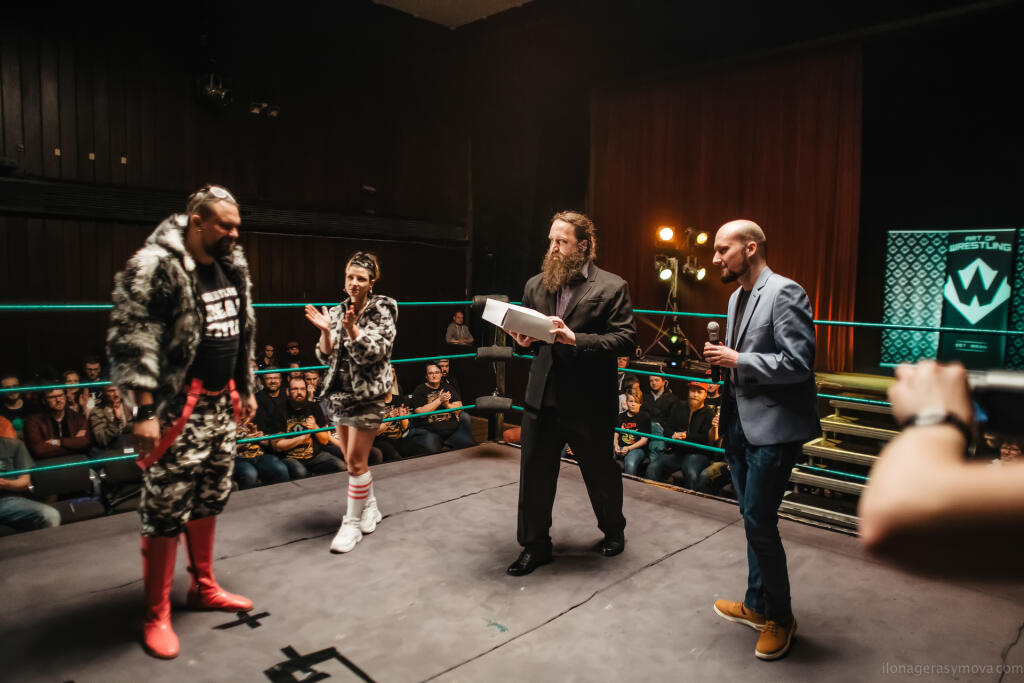 Róbert Krupár sa stretol s viacerými hviezdami zo sveta wrestlingu a niekoľkokrát bol aj na slávnej Wrestlemanii.