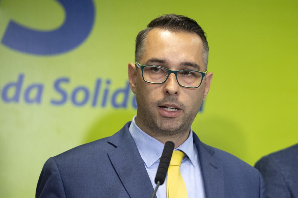 Na snímke poslanec NR SR za stranu Sloboda a Solidarita (SaS) Peter Cmorej počas tlačovej konferencie v Bratislave v pondelok 8. augusta 2022. FOTO TASR - Pavel Neubauer

