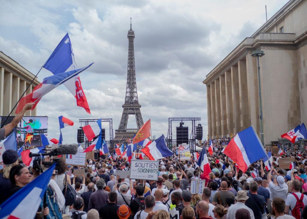 Francúzi protestovali proti novým nariadeniam vlády