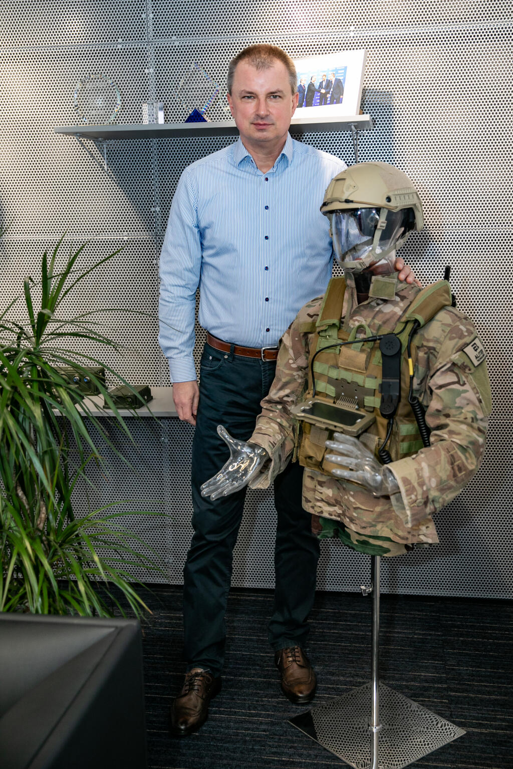 Na fotke je šéf spoločnosti Aliter Technologies Peter Dostál.