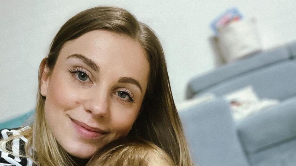 Dominika so synom.