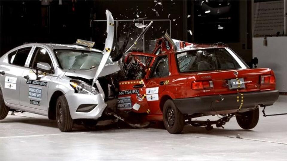 Nissan Versa vs. Nissan Tsuru