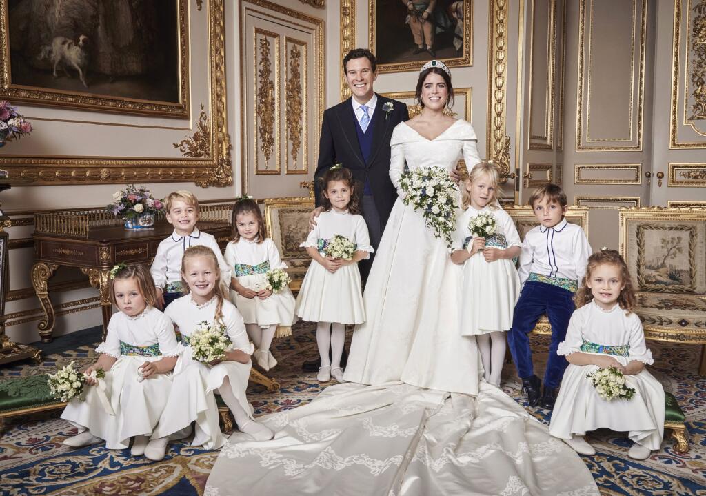 Oficiálna fotka princeznej Eugenie s družičkami.