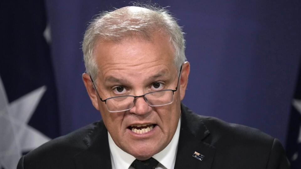 WA 9 archív Sydney - Na archívnej snímke z 23. februára 2022 austrálsky premiér Scott Morrison reční na tlačovej konferencii v Sydney. Austrália požiadala Šalamúnove ostrovy, aby prehodnotili svoj úmysel podpísať bezpečnostný pakt s Čínou. V stredu 13. apríla 2022 to uviedol austrálsky minister pre medzinárodný rozvoj a Tichomorie Zed Seselja po stretnutí s predsedom vlády Šalamúnových ostrovov Manassehom Sogavareom. FOTO TASR/AP
FILE - Australian Prime Minister Scott Morrison speaks at a news