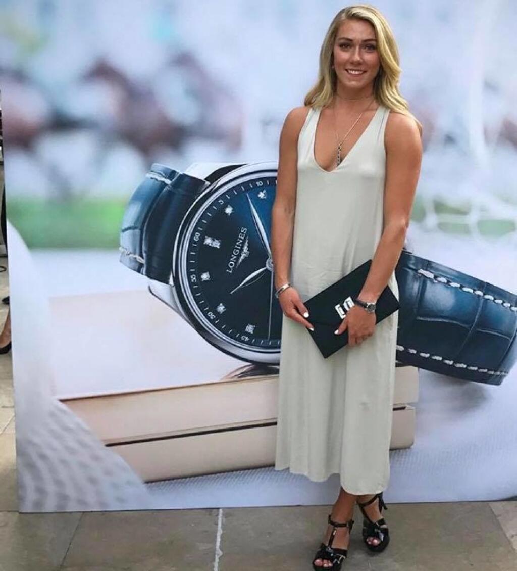 Lyžarka Shiffrinová si na večierok vyrazila bez podprsenky. Riadi sa zjavne heslom
