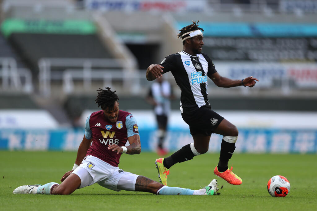 Anglický futbalový klub Newcastle United predĺžil zmluvu s Allanom Saintom-Maximinom.