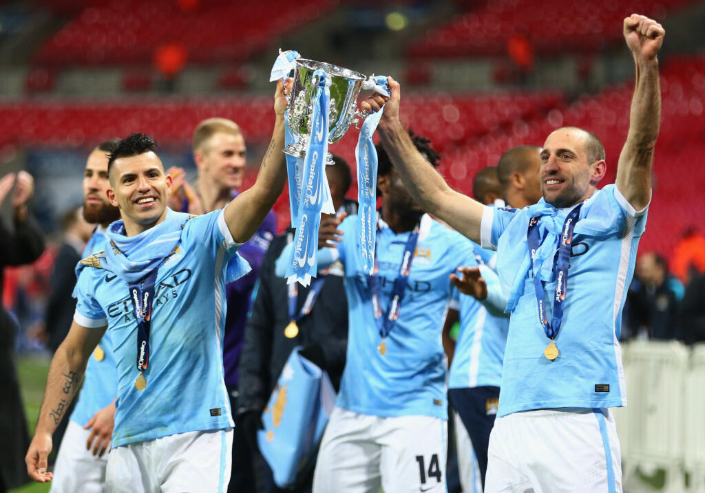 Dvakrát získal titul v Premier League (2012 a 2014), raz pohár FA (2011) a dvakrát Ligový pohár (2014, 2016).