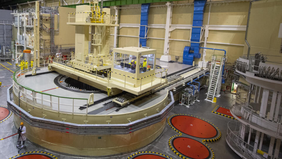 Na snímke zavážanie jadrového paliva do 3. bloku Atómových elektrární Mochovce v piatok 9. septembra 2022. FOTO TASR - Slovenské elektrárne