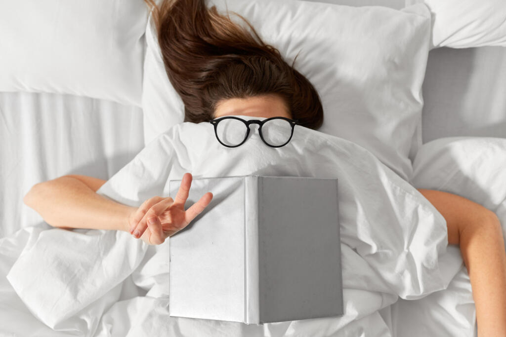 People,,Bedtime,And,Rest,Concept,-,Woman,Lying,In,Bed