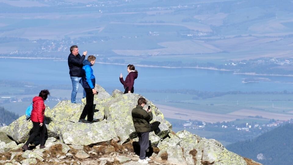 Chopok je ideálnym miestom na ľahkú jesennú turistiku.