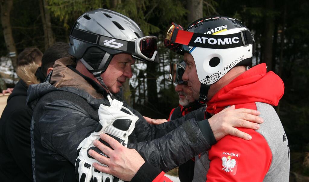 Bývalý prezident Slovenska Andrej Kiska tiež nemá od športu ďaleko. Pred tromi rokmi si v Tatrách zalyžoval spolu s poľským prezidentom Andrzejom Dudom.