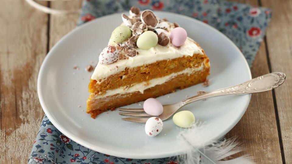 Veľkonočná mrkvová torta s pomarančovým krémom