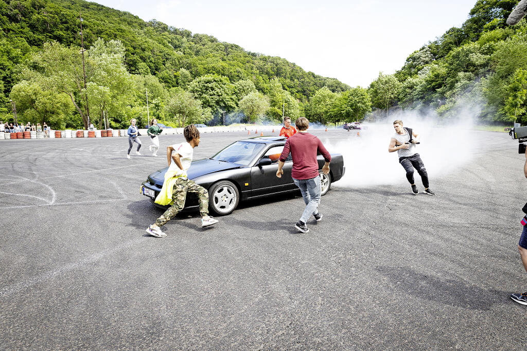 V Oteckoch sa objavila aj scéna
s driftovaním, kde boli potrební aj kaskadéri.