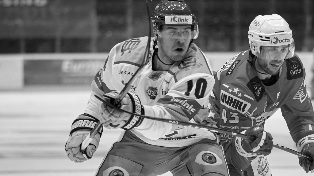 Hokejista Bratislava Capitals Boris Sádecký (†24) prehral boj o život.