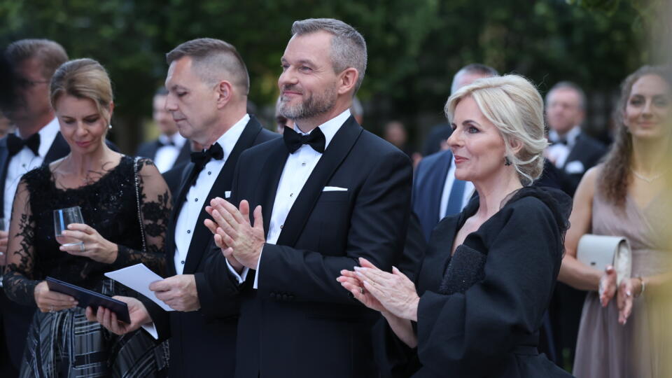 Peter Pellegrini so sestrou Evou na slávnostnej recepcii po prezidentskej inaugurácii.