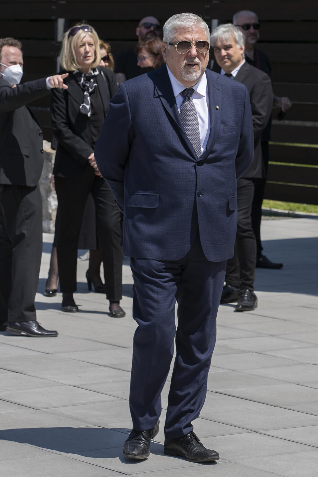 Na poslednej rozlúčke s moderátorom a rozhlasovým spíkrom Julom Viršíkom sa ukázal tiež Oliver Andrásy.