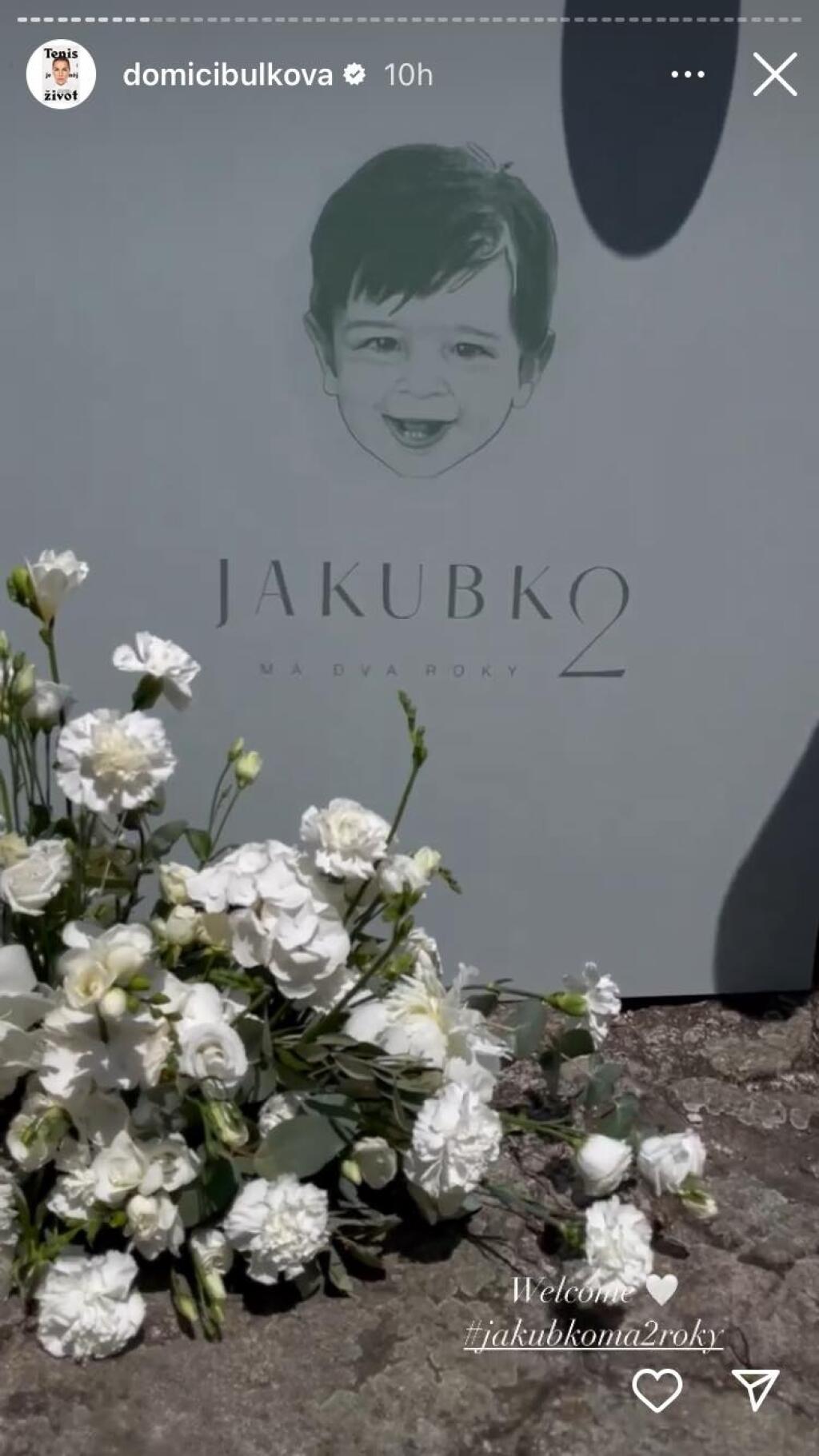 Z týchto detailov sa možno niektorí budú až chytať za hlavu. Jakubkove meno a tvár ste na oslave našli naozaj všade.