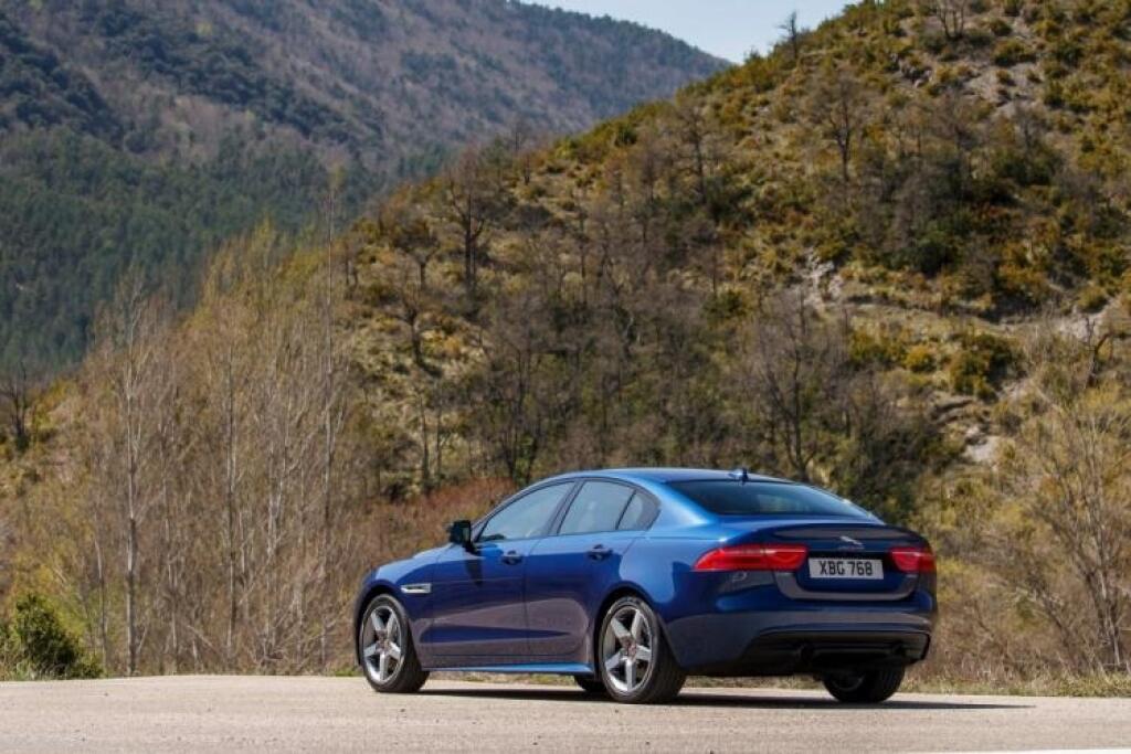 TREND test Jaguar XE 2,0 d