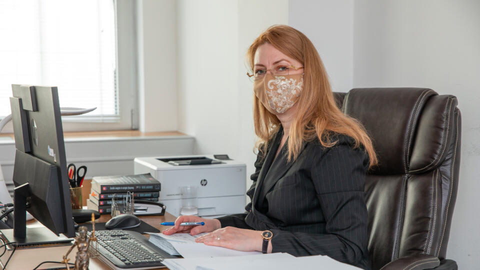 Pictured is JUDr. Dana Jelínkova-Dudzíková, judge of the District Court Bratislava 1. Blogger and activist opposing the draft of a new court map from the workshop of the Ministry of Justice.