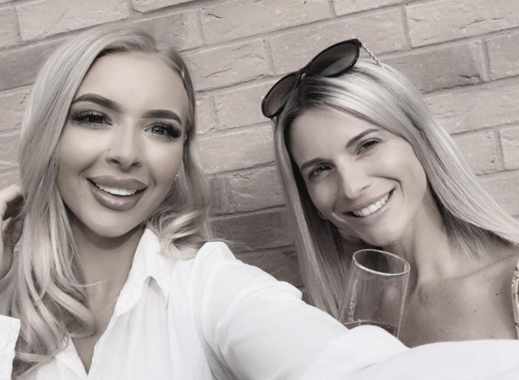 Cheryl Jarvis (41) lichotí, že si niektorí myslia, že vyzerá ako sestra jej dcéry Lauren (20).