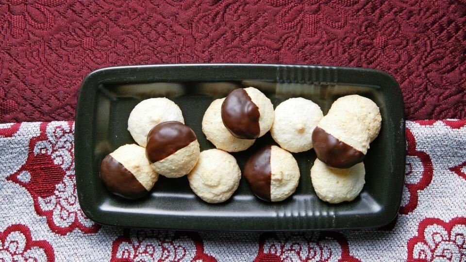 Tortičky s čokoládovou plnkou